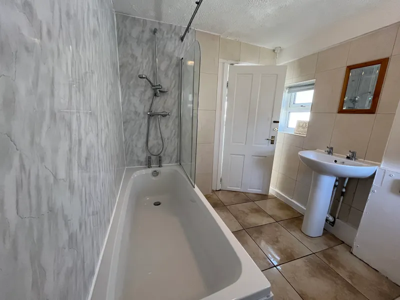 4 Bed West End Student House  // Jul 2026 - Image 7